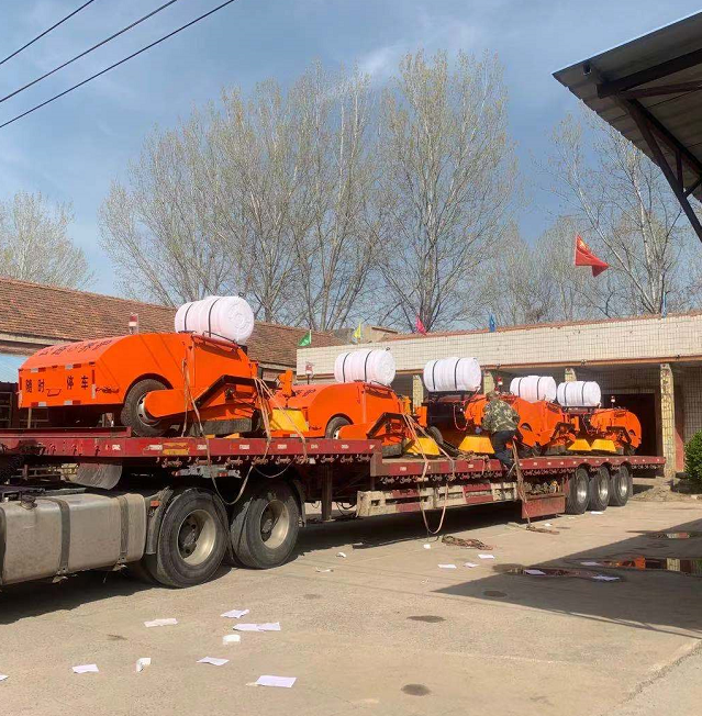 海南州馬路清掃機廠家-河南都市機械設(shè)備